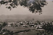 Ditrói képeslap az 1960-as évekből, háttérben Remete