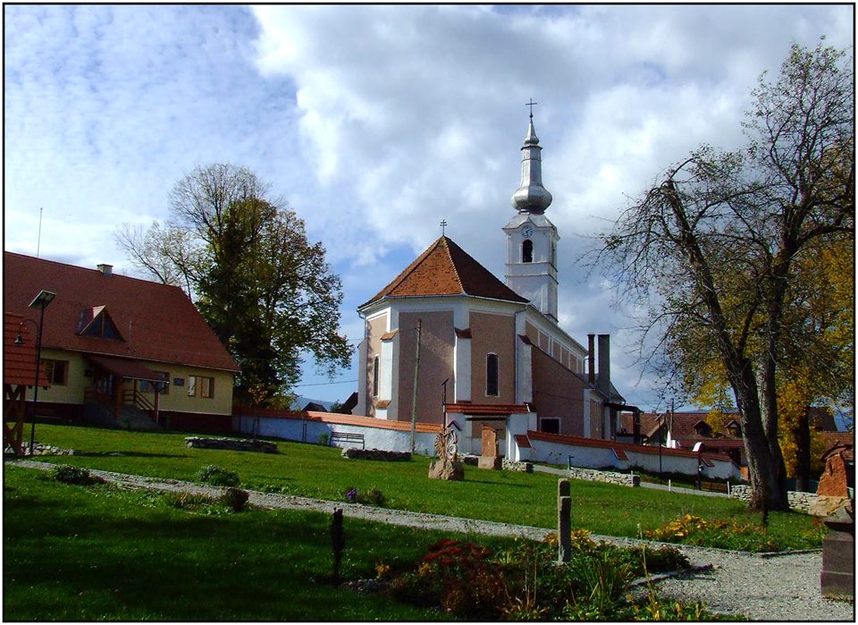 A régi iskola és a templom